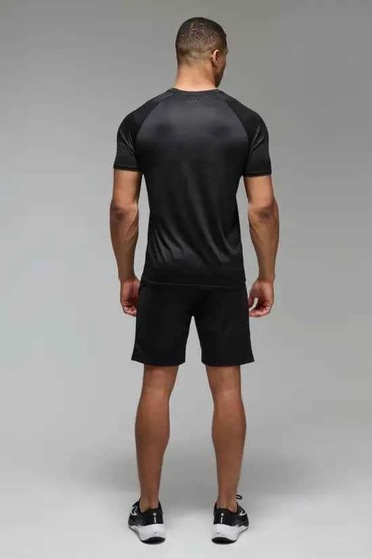 boohooMAN Man Active Lightweight Essentials Gym Regular Fit Raglan T-shirt