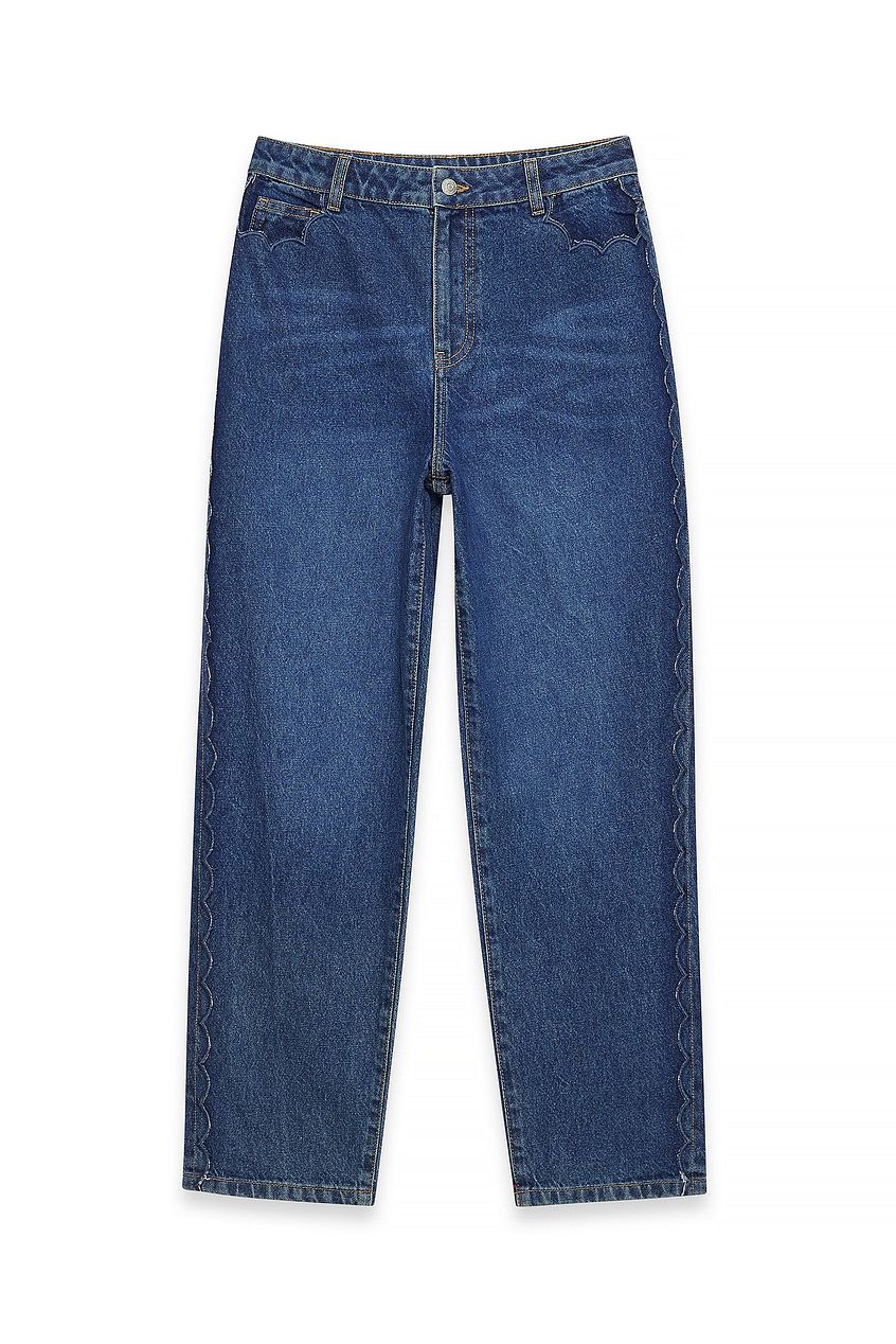 NAKD - Cropped Scallop Detail Denim
