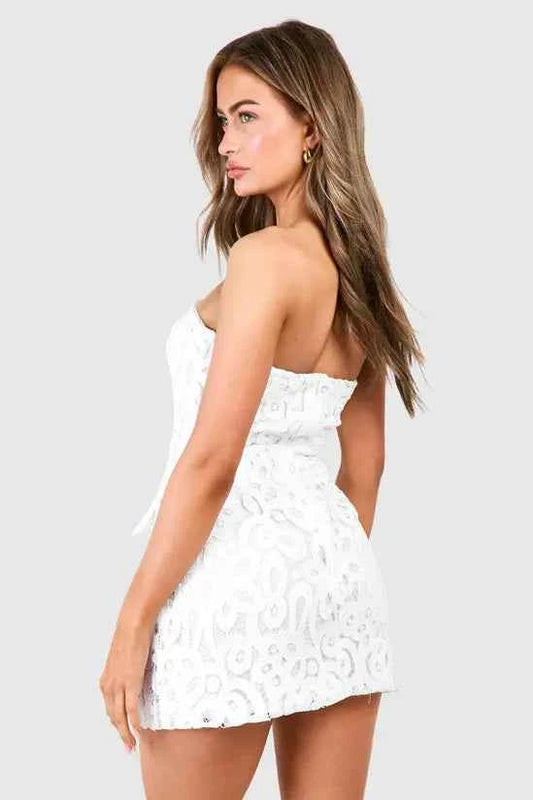 Boohoo - Premium Lace Bandeau Mini Dress