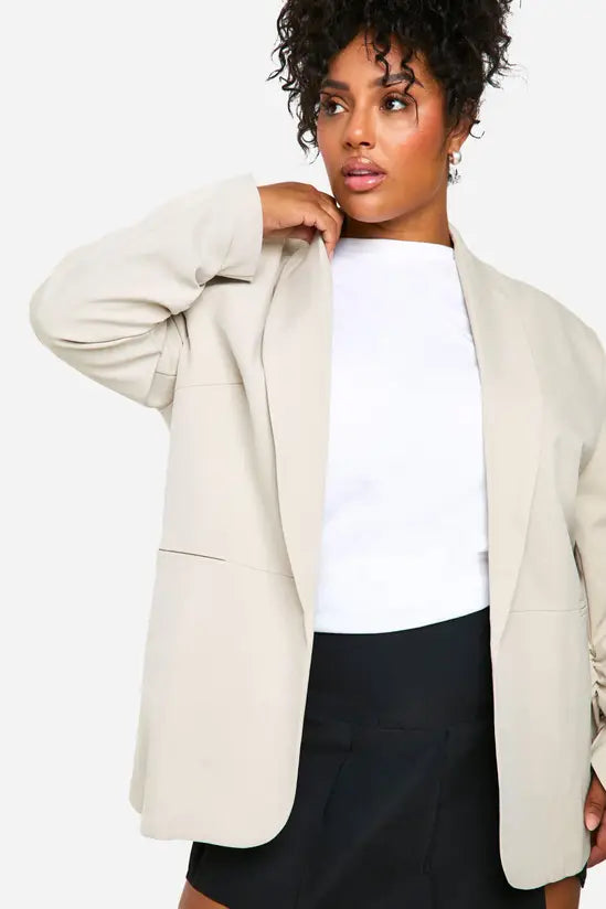 Boohoo - Plus Essential Oversized Ruched Sleeve Blazer