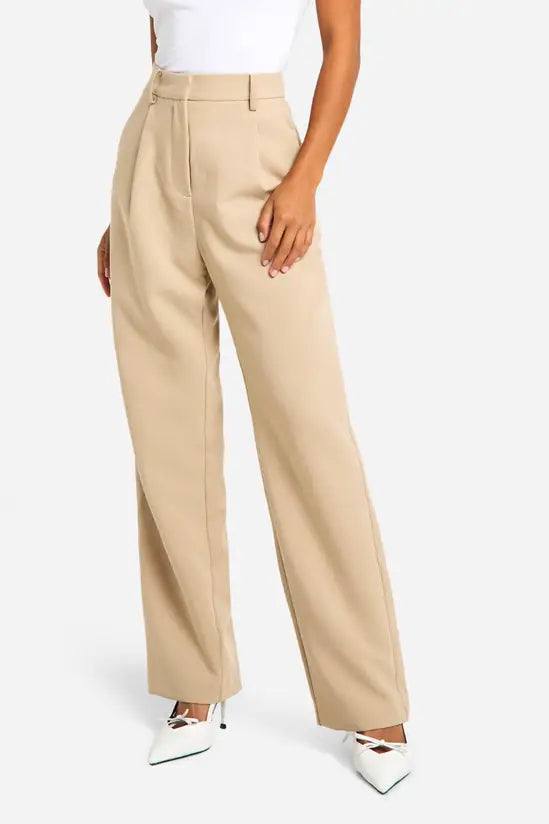 boohoo Petite Essential Straight Leg Tailored Trousers