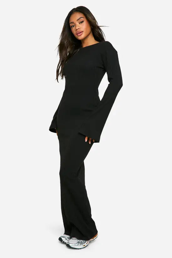 boohoo Wide Rib Flare Sleeve Maxi Dress