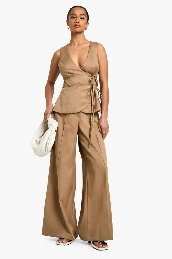 boohoo Petite Linen Look Waistcoat