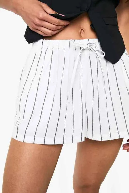 boohoo Woven Flippy Stripe Short