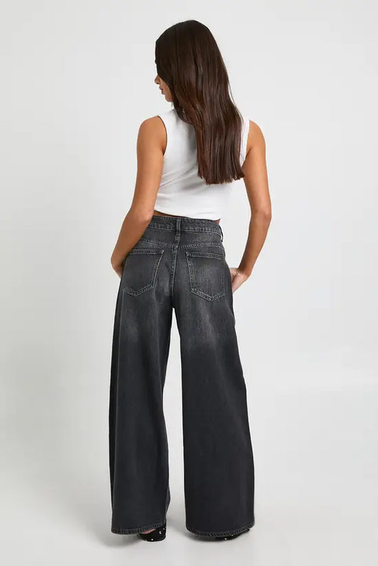 boohoo Petite Basics Mid Waist Boyfriend Jean