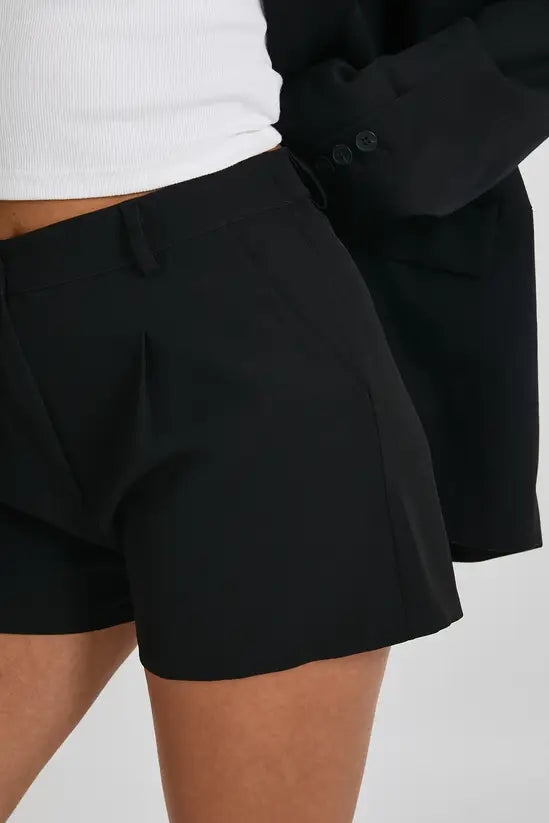 boohoo Woven Pleated Short
