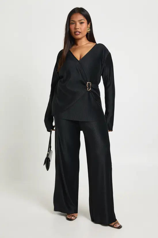 boohoo Plus Long Sleeve Gold Trim Detail Plisse Top