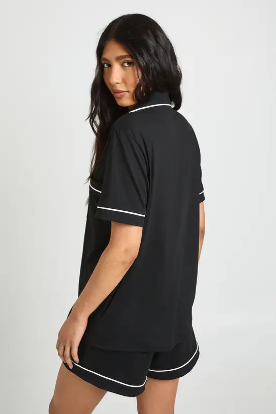 boohoo Tall Jersey Piping Detail Short Sleeve Shirt & Shorts Pyjama Set