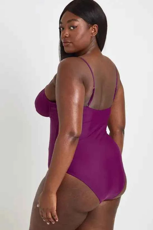 Boohoo - Plus Swimwear Essentials Underwired Swimsuit