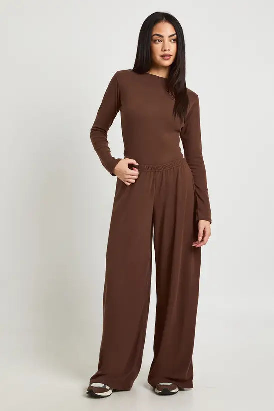 boohoo Ultra Soft Wide Leg Trouser
