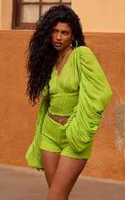 Mid Rise Frill Hem Detail Hotpants Shorts In Green Shirred