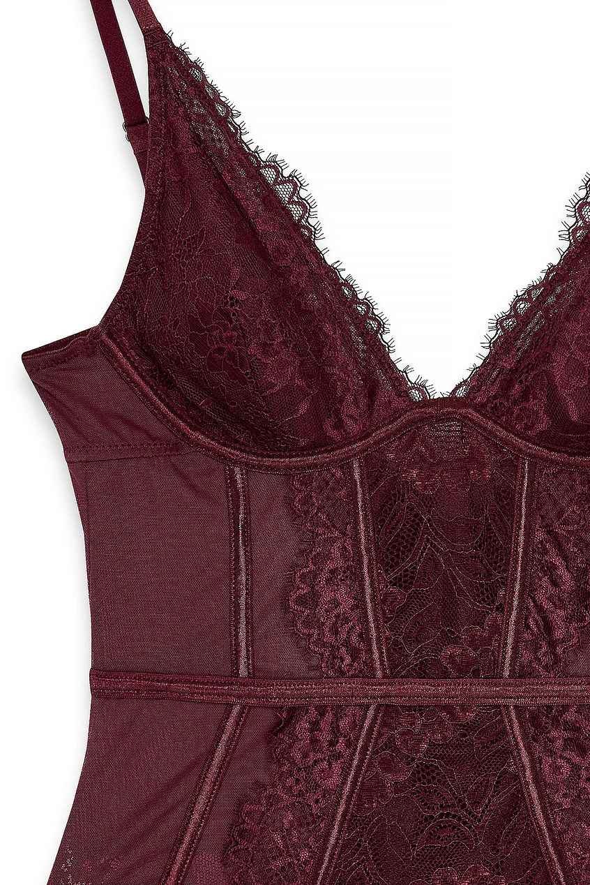 Na-kd Lace Body