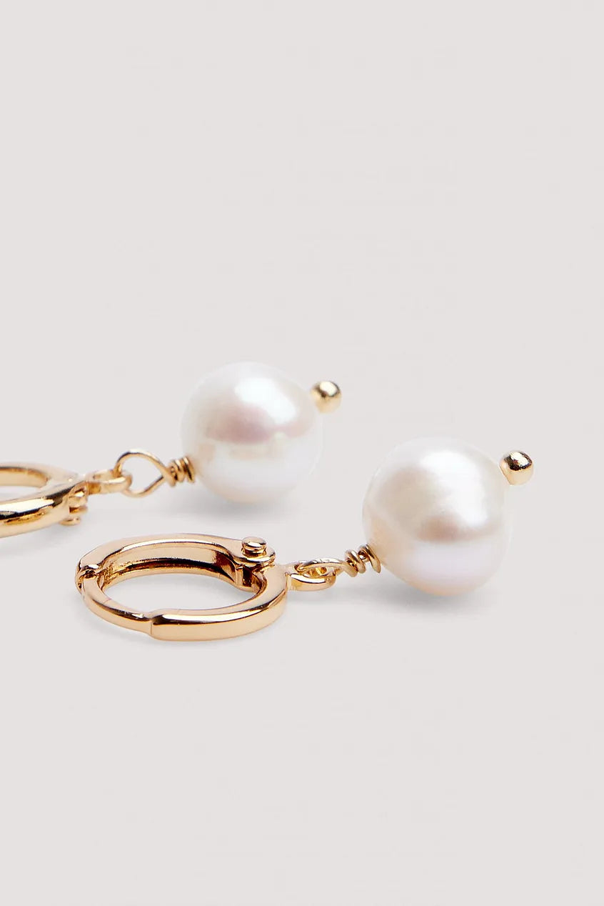 Hanging Pearl Earrings