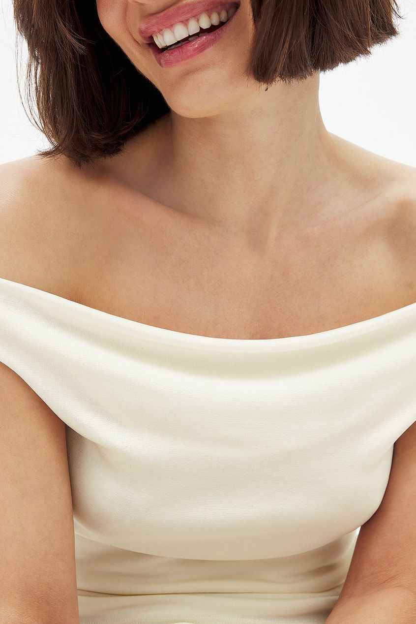 Na-kd Off Shoulder Waterfall Top