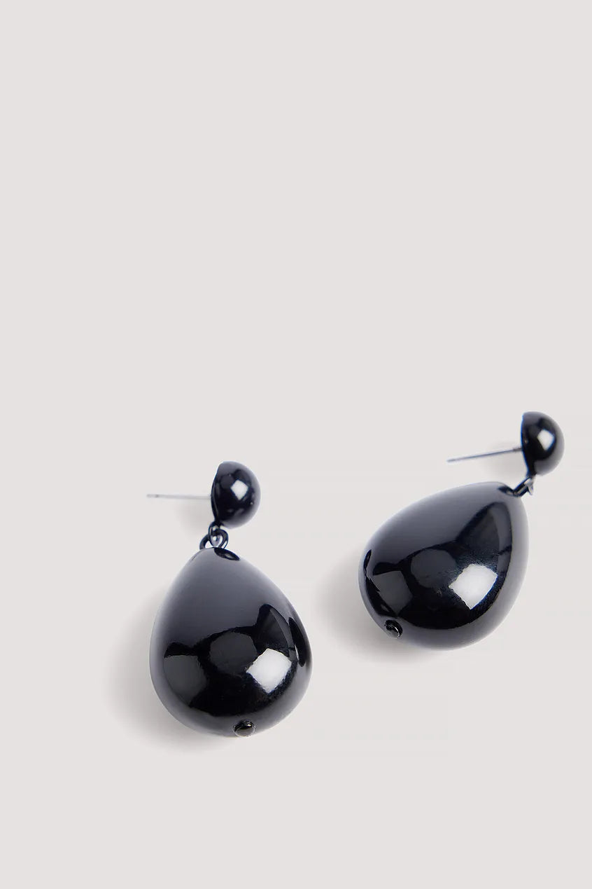 Oval Pearl Earring Black