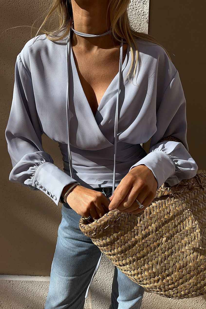 Na-kd Overlap Blouse
