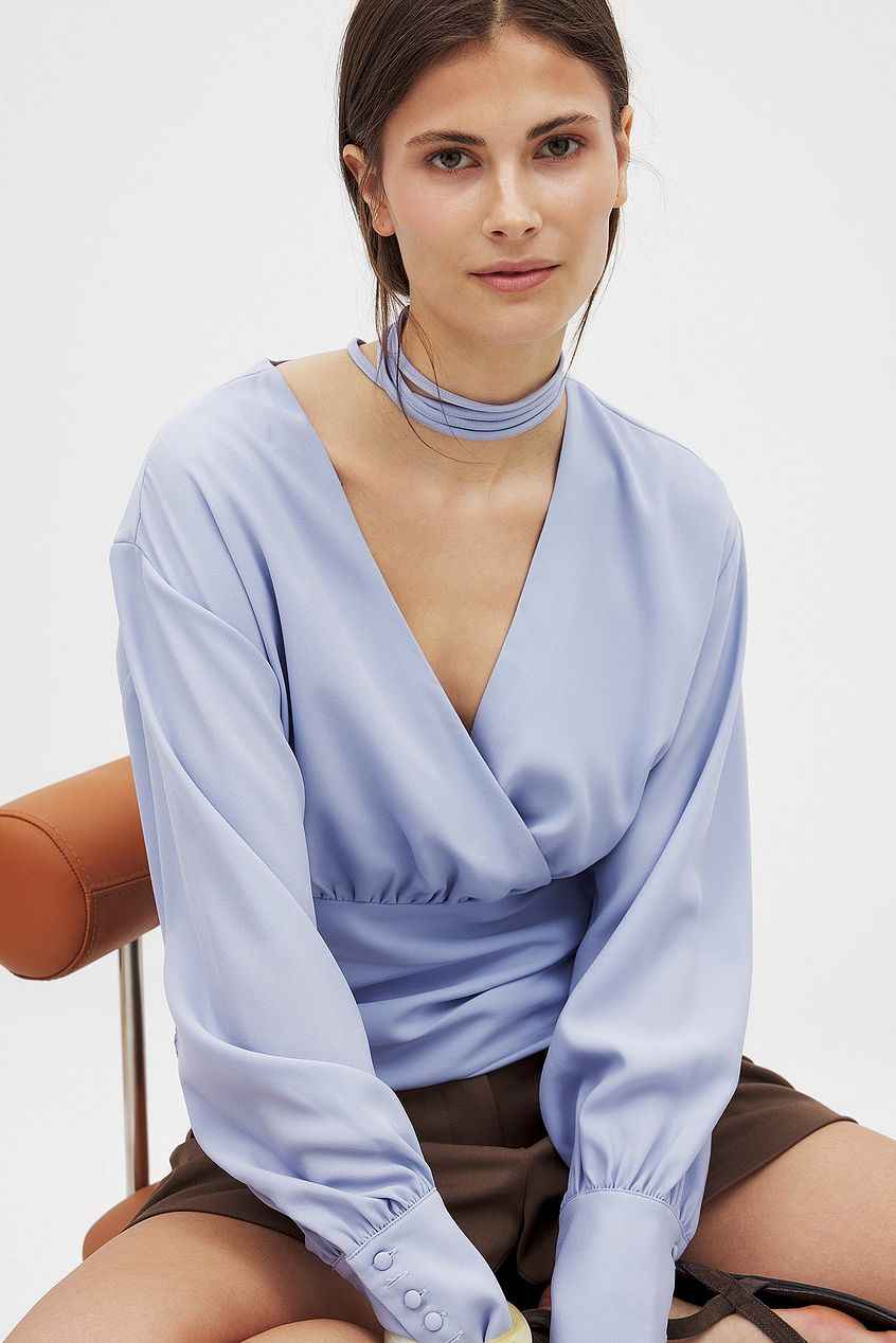 Na-kd Overlap Blouse