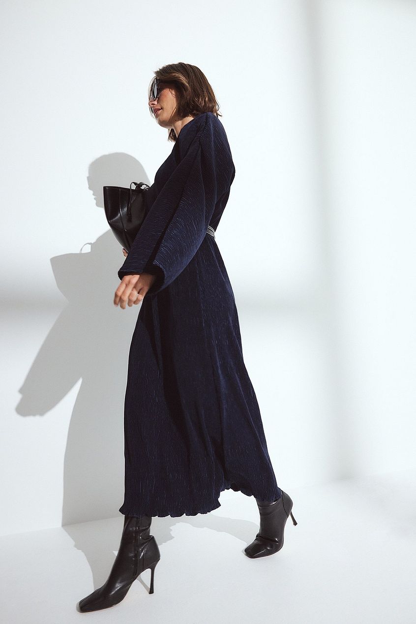 Na-kd Plisse Boat Neck Maxi Dress