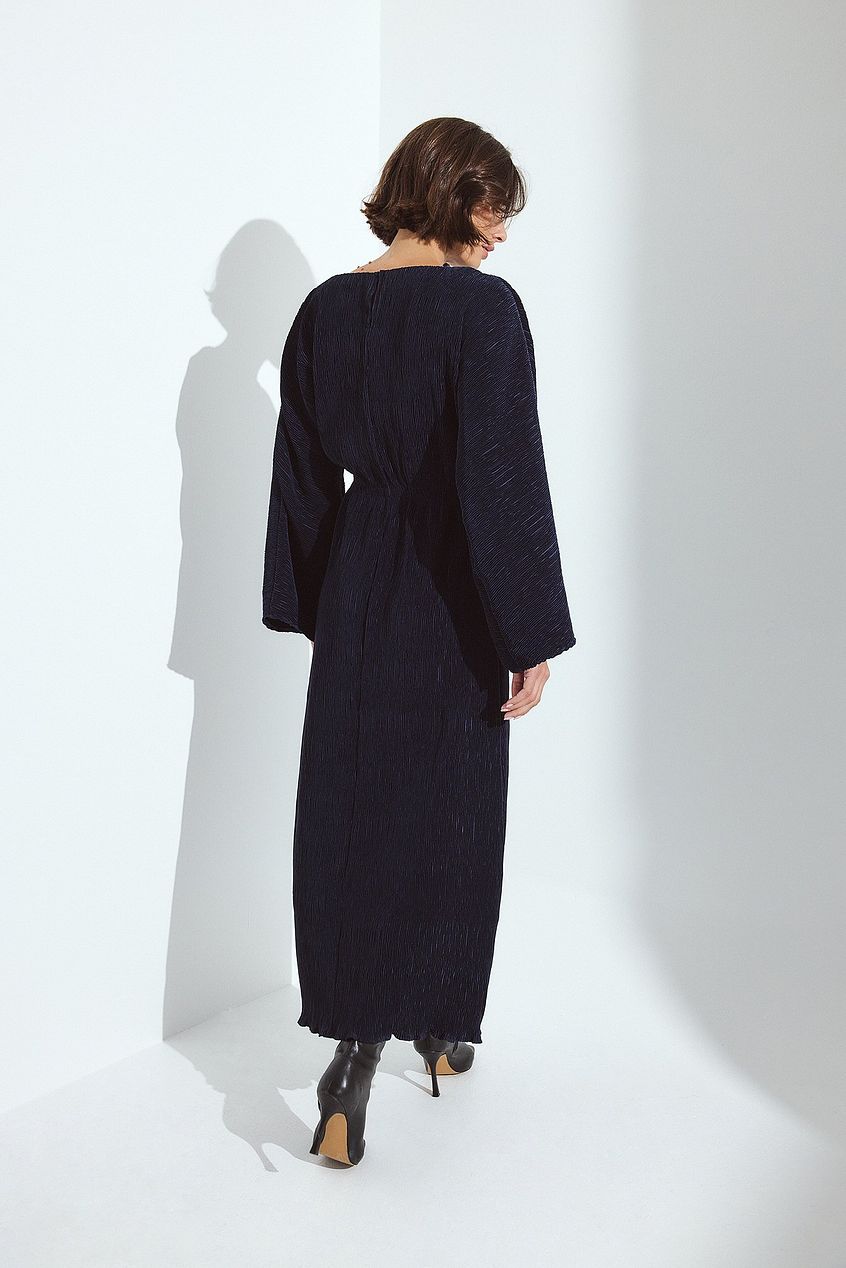 Na-kd Plisse Boat Neck Maxi Dress