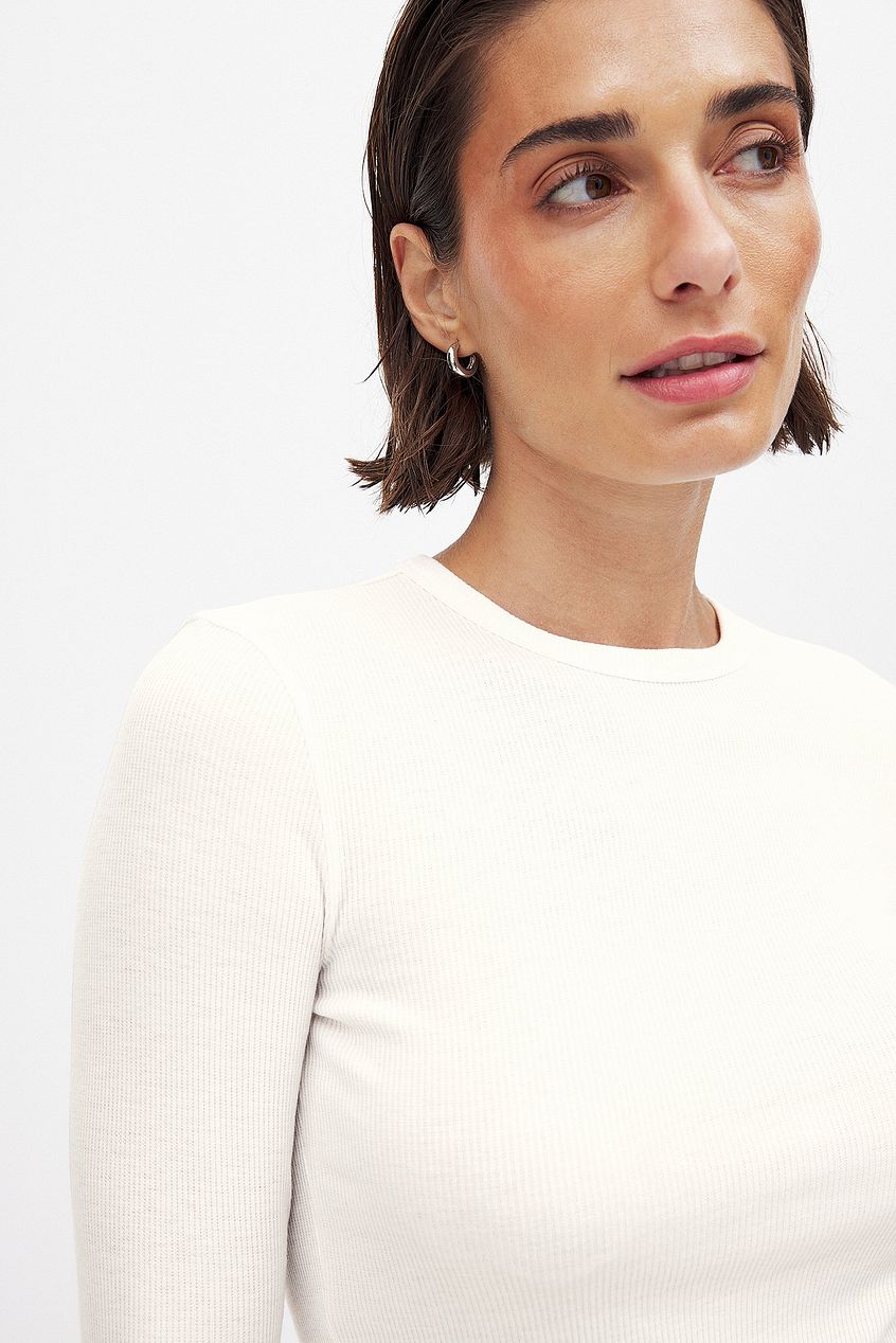 Ribbed Long Sleeved Round Neck Top