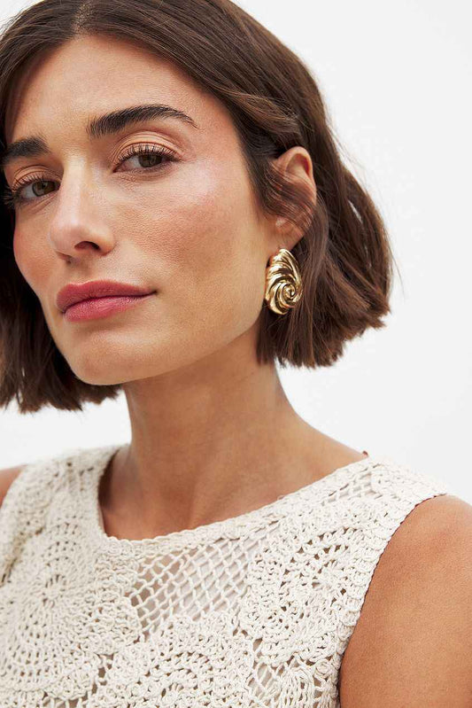 Na-kd Swirl Shell Earrings