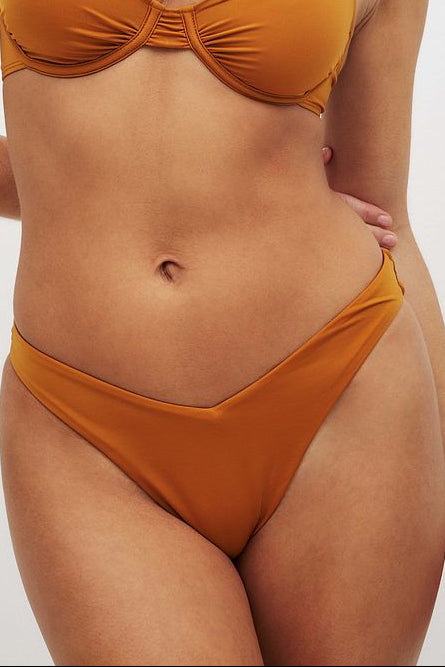 Na-kd Shiny V-Cut Bikini Panty