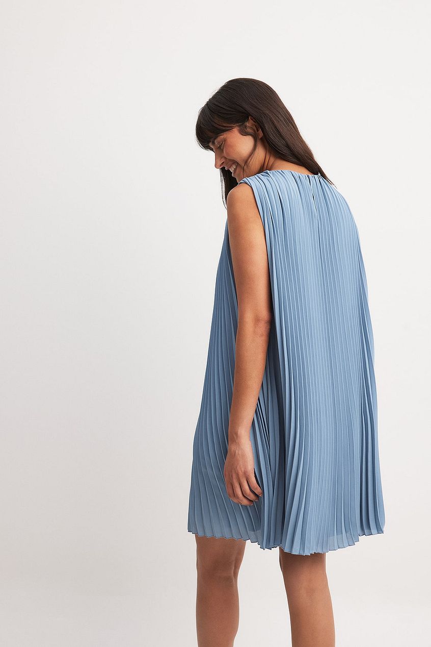 Na-kd Sleeveless Plisse Mini Dress
