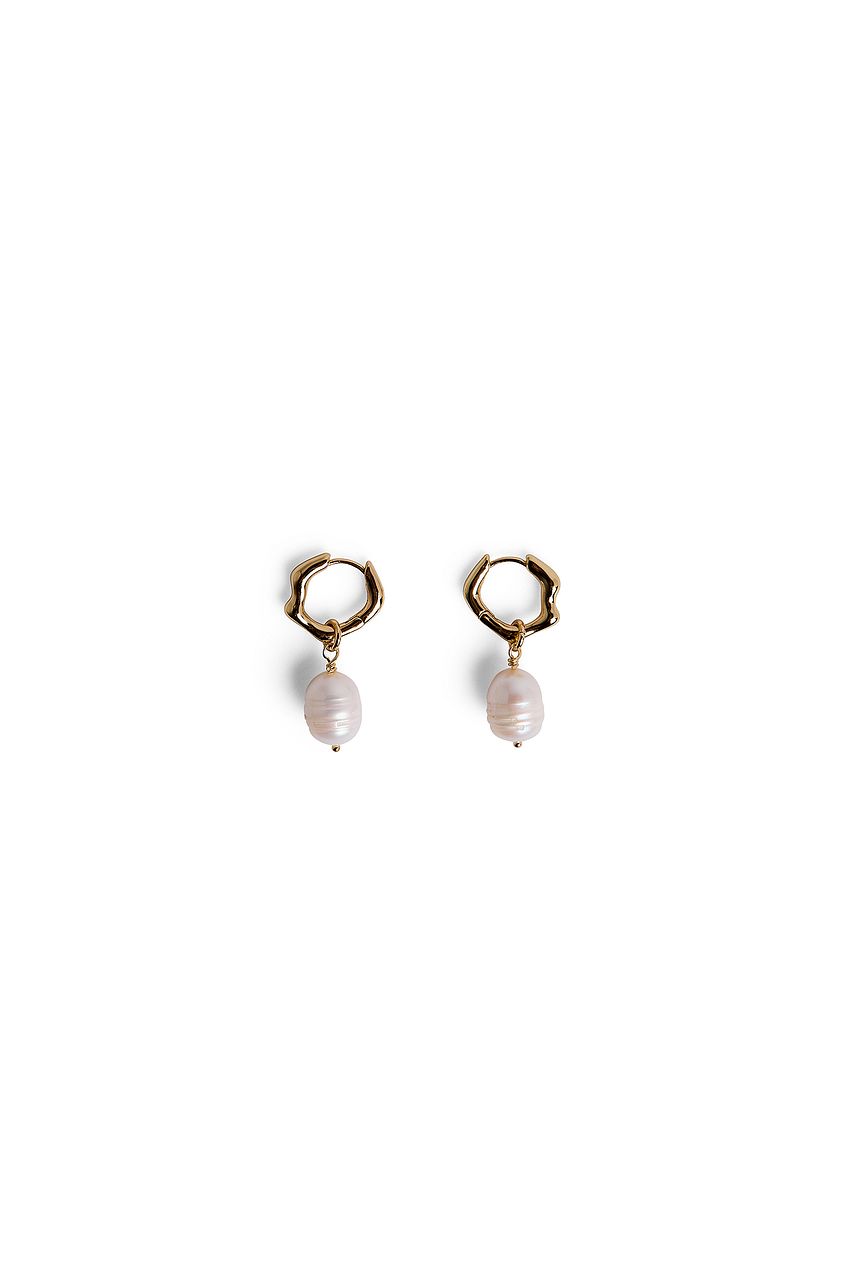 Small Ring Pearl Earrings