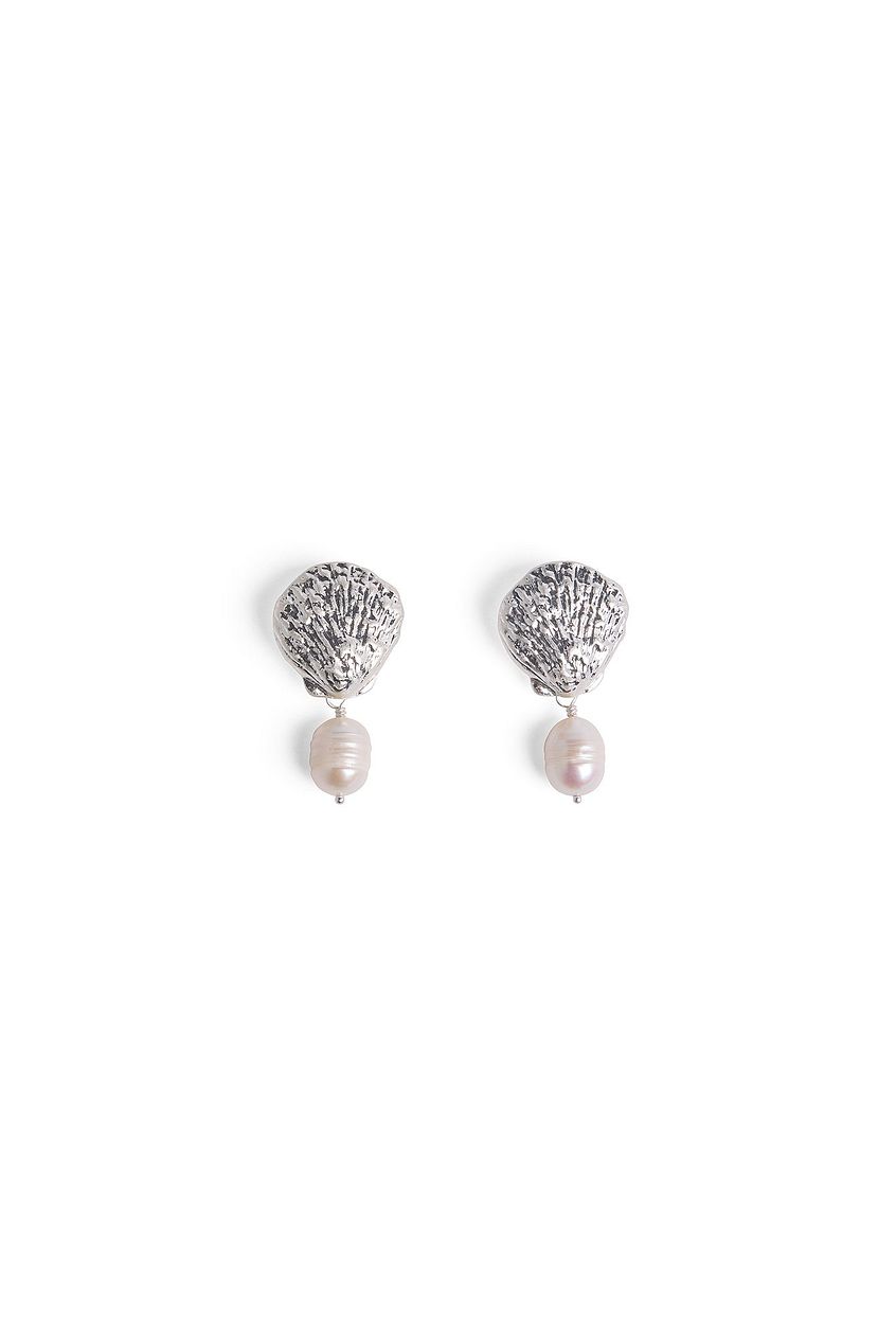 Small Shell Pearl Earrings