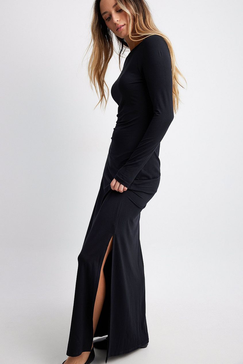 Soft Line Boat Neck Maxi Dress
