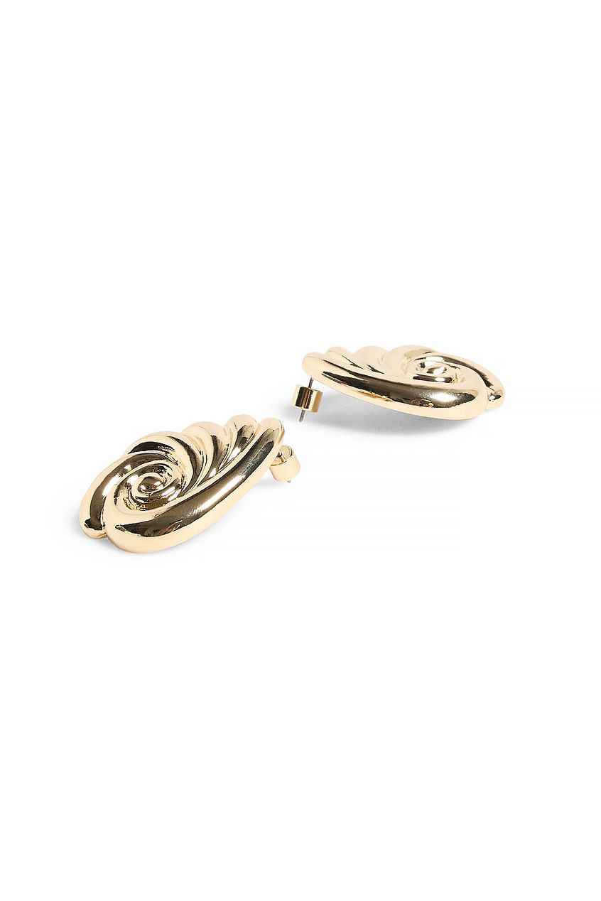Na-kd Swirl Shell Earrings