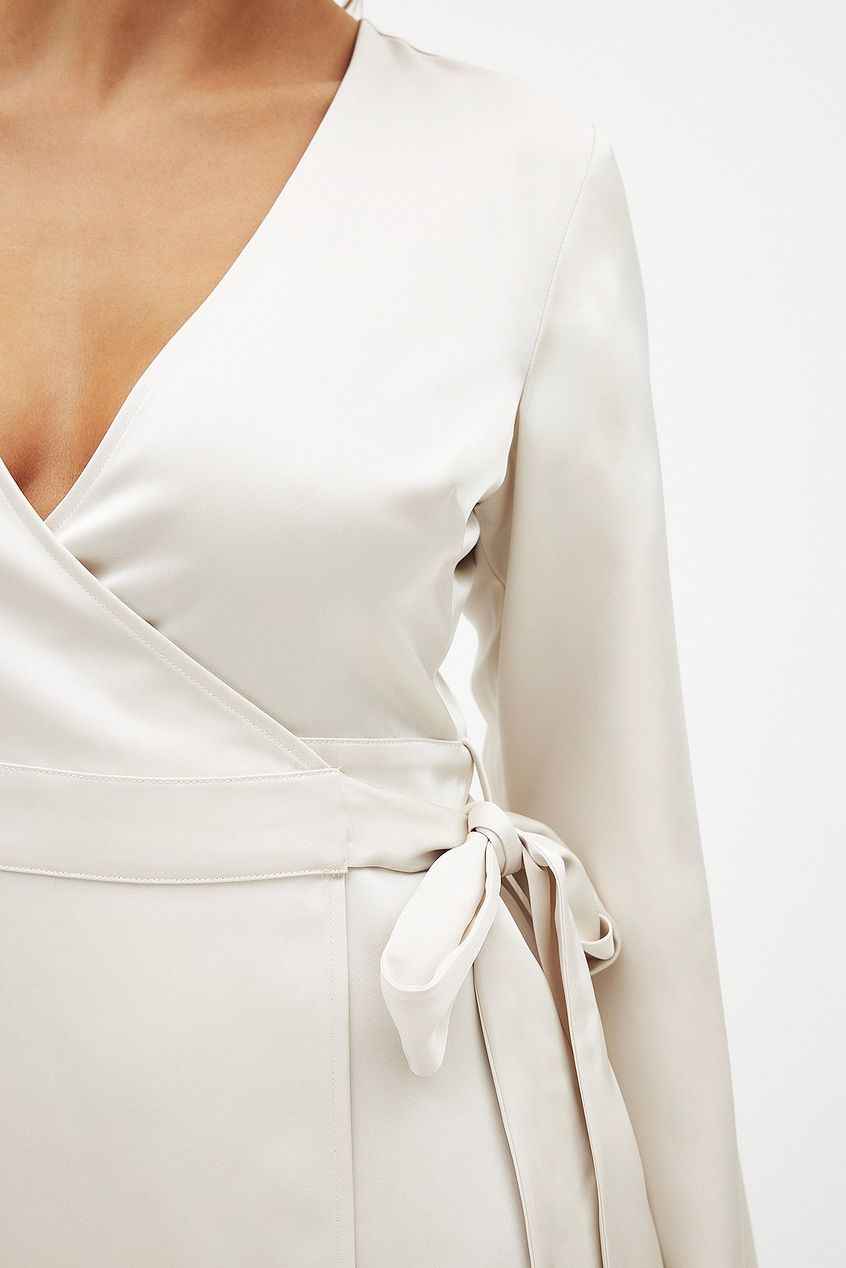Na-kd Tie Waist Flowy Mini Dress