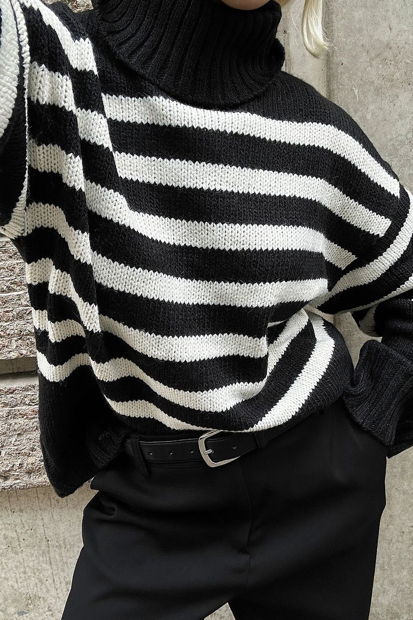 Turtle Neck Knitted Striped Sweater