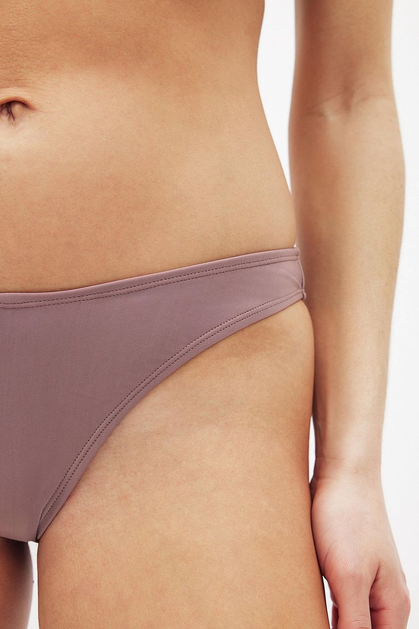 Na-kd V-cut Bikini Panty