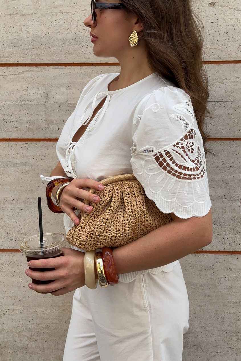 Na-kd Swirl Shell Earrings