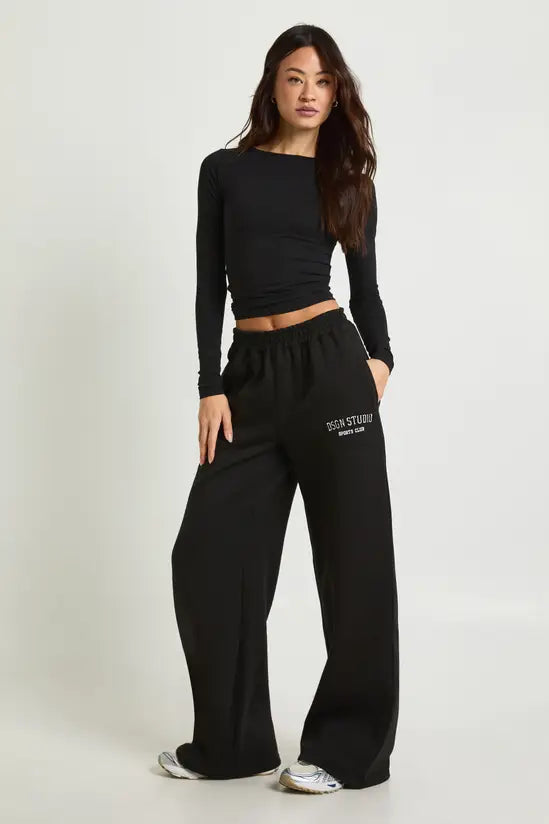 DSGN Studio Tall DSGN Studio Applique Straight Leg Jogge