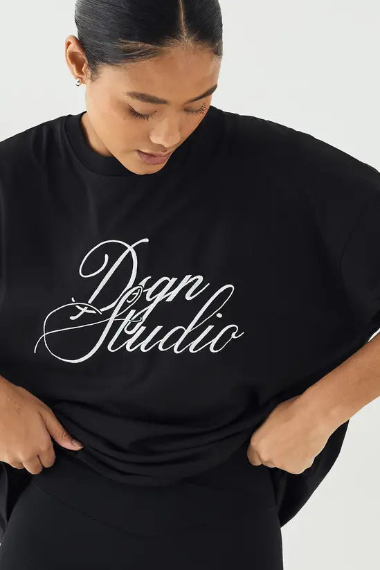DSGN Studio DSGN Studio Script Embroidered Crew Neck Oversized T-Shirt